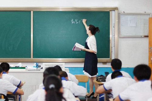 (大學(xué)生學(xué)業(yè)論文)大學(xué)生學(xué)業(yè)疲憊感的表因分析與應(yīng)對(duì)計(jì)策 (大學(xué)生學(xué)業(yè)論文)大學(xué)生學(xué)業(yè)疲憊感的表因分析與應(yīng)對(duì)計(jì)策