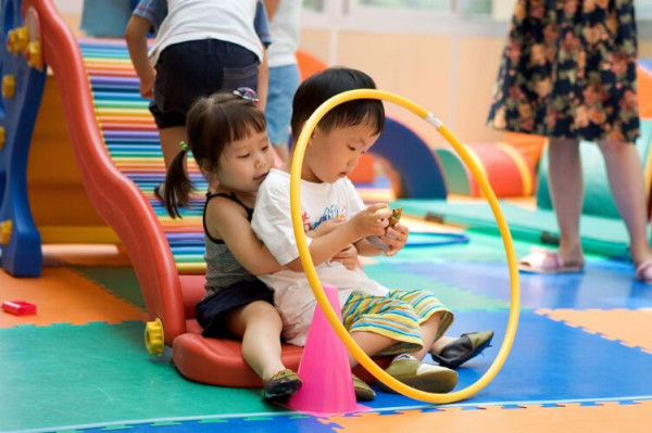 (幼兒教師論文)范文:淺談如何發(fā)揮微信在幼兒園家校工作中的作用 (幼兒教師論文)范文:淺談如何發(fā)揮微信在幼兒園家校工作中的作用